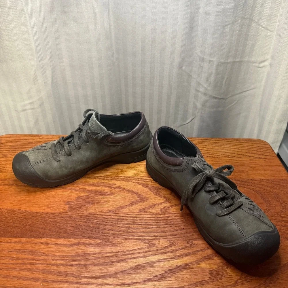 Keen Womens Green/grey Hiking Shoes size 10 outdoor adventure‎ traction gorpcore - Picture 2 of 9